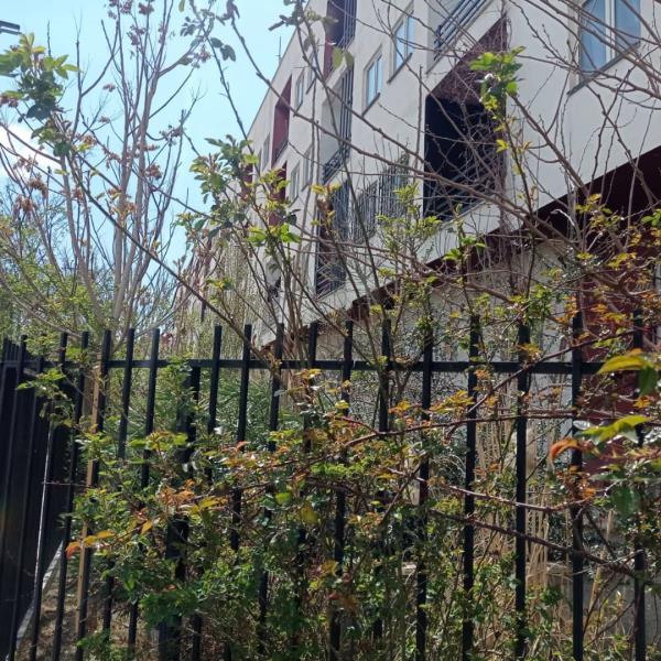 محوطه سازی اسکان ۱ در شهرک ابریشم کرج